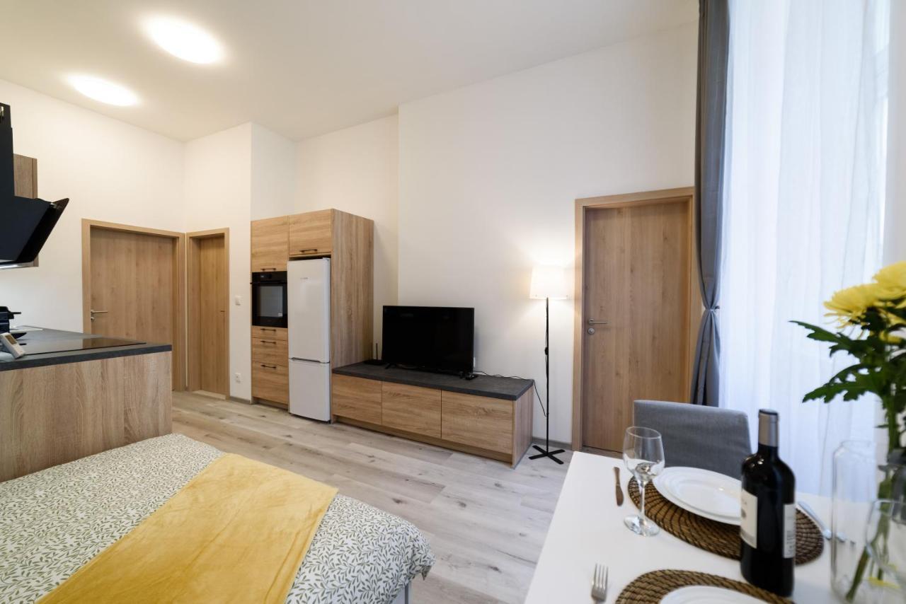 New Apartments Near Dancing House Praga Exterior foto