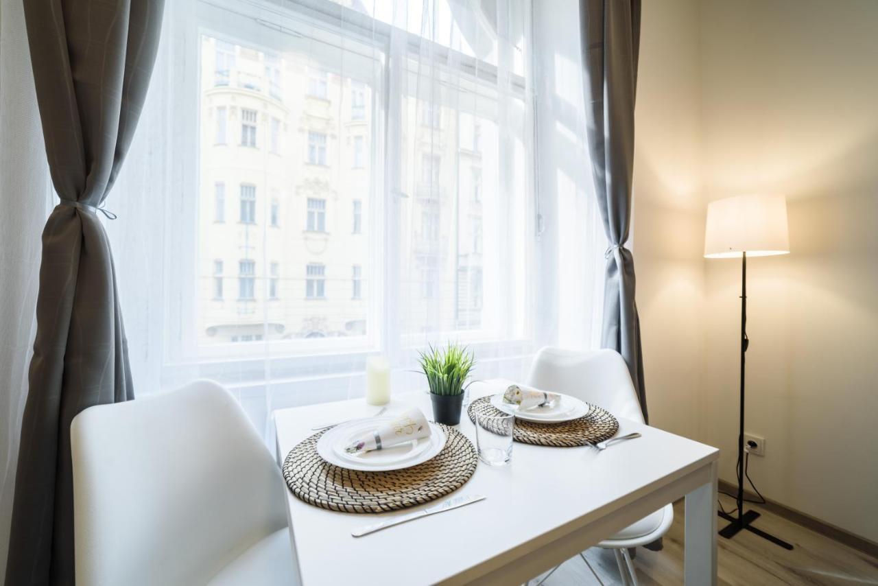 New Apartments Near Dancing House Praga Exterior foto