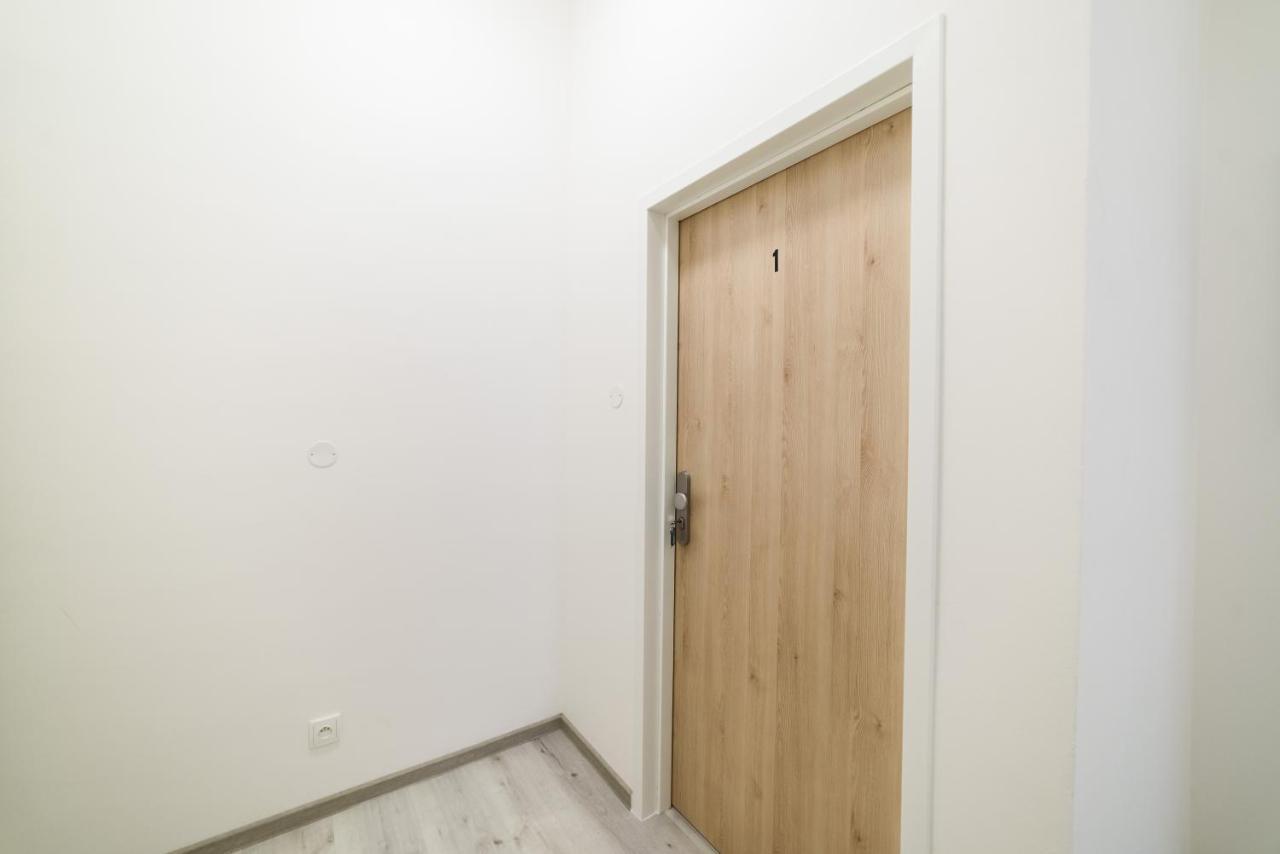 New Apartments Near Dancing House Praga Exterior foto